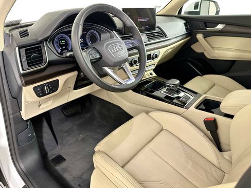 Certified 2024 Audi Q5 e Premium w/ Convenience Package image 9