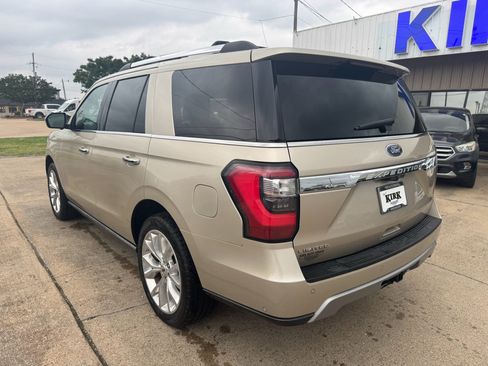 Used 2018 Ford Expedition Limited w/ Equipment Group 302A RWD image 3