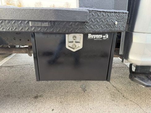 Used 2018 Ford F550 4x4 Regular Cab Super Duty image 11