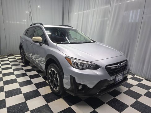 Used 2021 Subaru Crosstrek 2.0i Premium w/ Moonroof Package AWD/4WD image 3