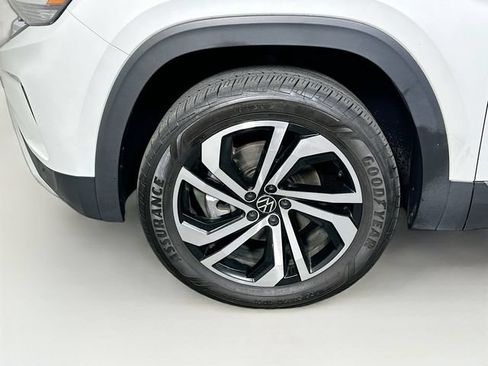Used 2023 Volkswagen Atlas SEL AWD/4WD image 34