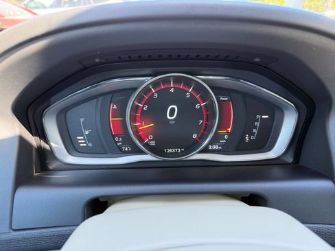 Used 2015 Volvo XC60 T6 w/ Protection Package AWD/4WD image 24