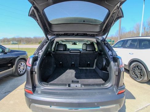 Used 2021 Jeep Cherokee Limited w/ Elite Package image 5