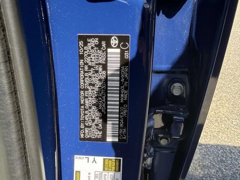 Used 2026 Toyota Prius XLE FWD image 9