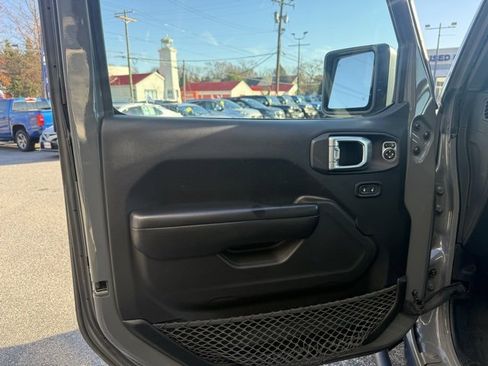 Used 2019 Jeep Wrangler Unlimited Sport S image 33