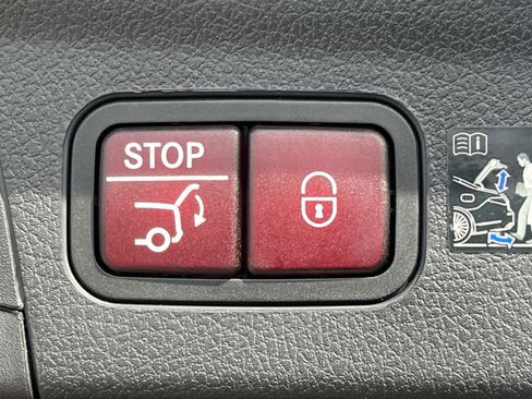 Certified 2025 Mercedes-Benz GLE 350 4MATIC image 11