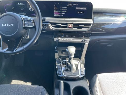 Used 2025 Kia Seltos S image 17