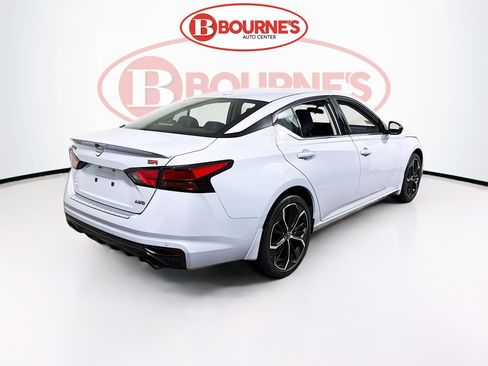 Used 2023 Nissan Altima 2.5 SR w/ SR Premium Package image 11