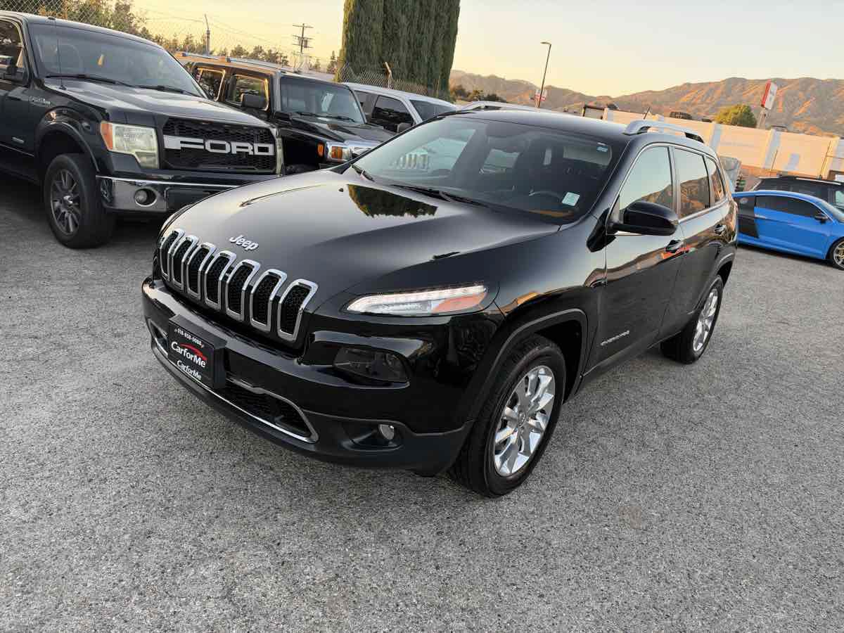 Used 2014 Jeep Cherokee Limited w/ Trailer Tow Group AWD/4WD image 3
