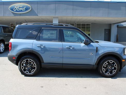 New 2025 Ford Bronco Sport Outer Banks w/ Outer Banks Tech Package+ image 2