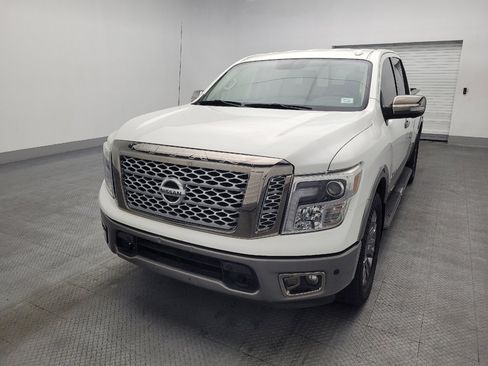 Used 2019 Nissan Titan Platinum Reserve image 15