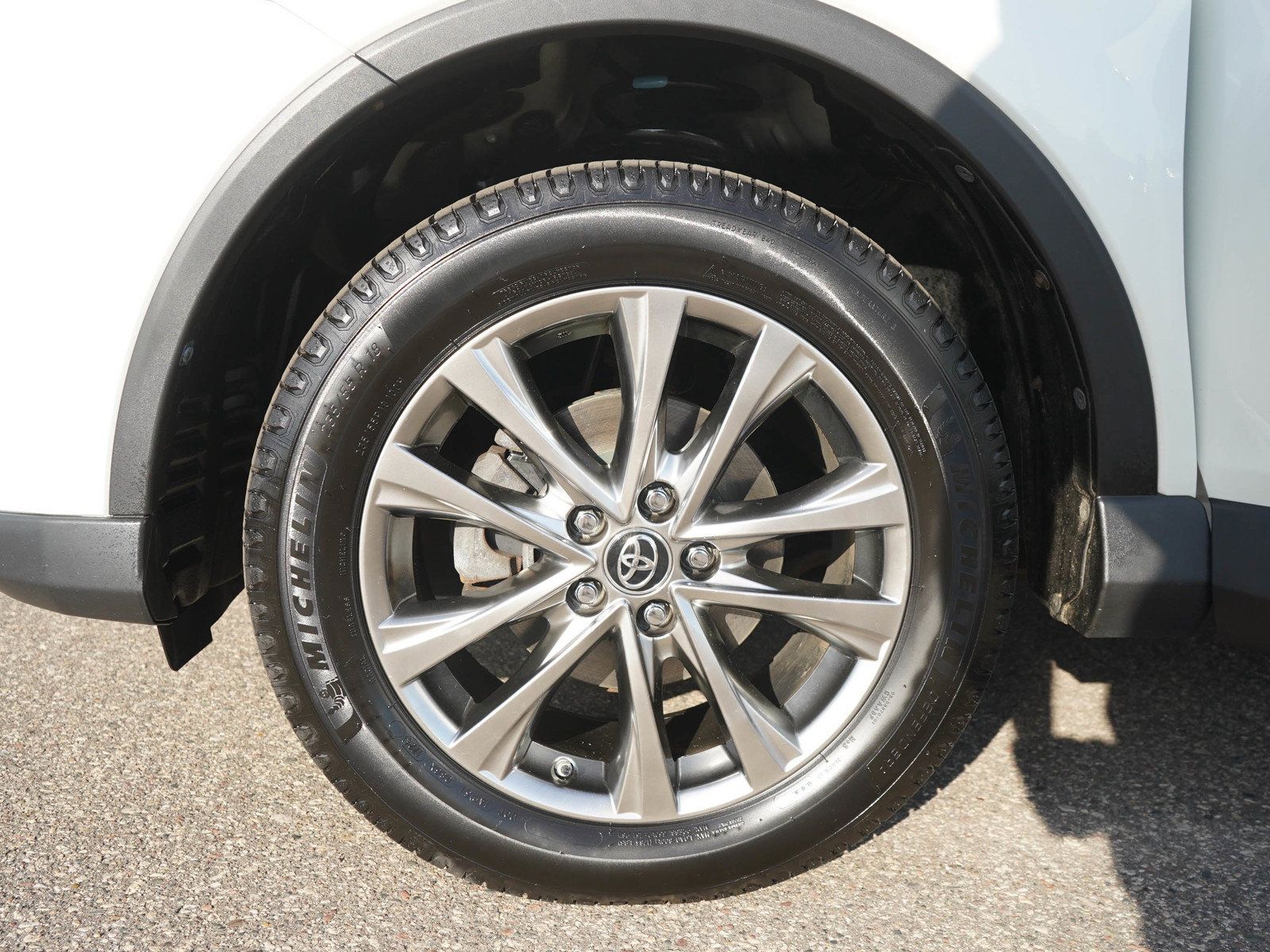 Used 2018 Toyota RAV4 Limited AWD/4WD image 31