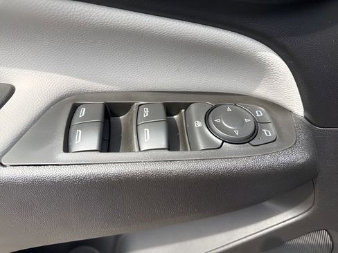 Used 2024 Chevrolet Equinox LS w/ LS Convenience Package FWD image 27