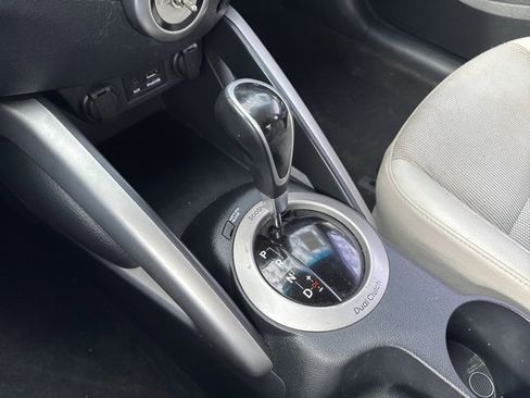 Used 2013 Hyundai Veloster Base w/ Style Pkg image 19