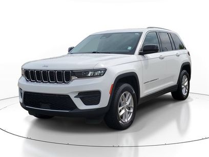 Used 2023 Jeep Grand Cherokee Laredo w/ Trailer Tow Prep Group (B)