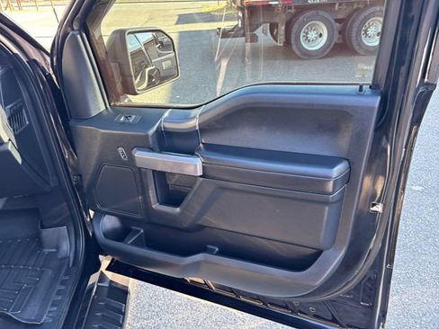 Used 2019 Ford F150 XLT w/ Equipment Group 302A Luxury AWD/4WD image 29