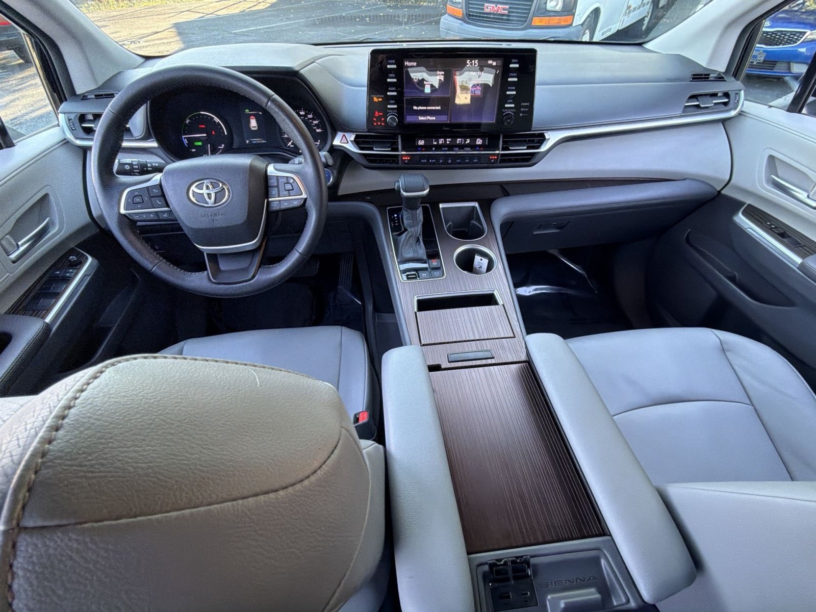 Used 2022 Toyota Sienna XLE AWD/4WD image 24
