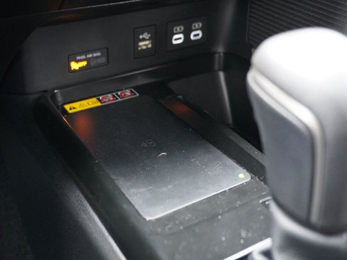 Used 2025 Toyota Camry SE image 25