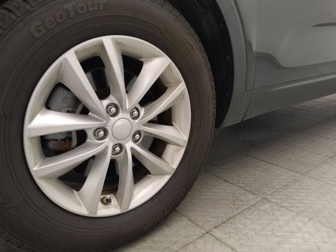 Used 2017 Kia Sorento FWD image 31