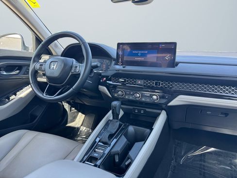 Used 2025 Honda Accord EX-L image 14