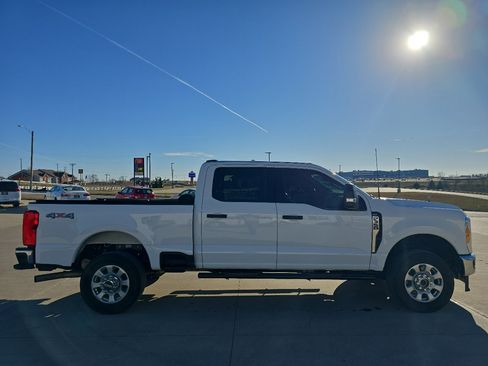 Used 2023 Ford F350 XLT w/ Camper Package image 7