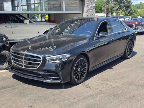 Used 2022 Mercedes-Benz S 580 4MATIC Sedan image 1