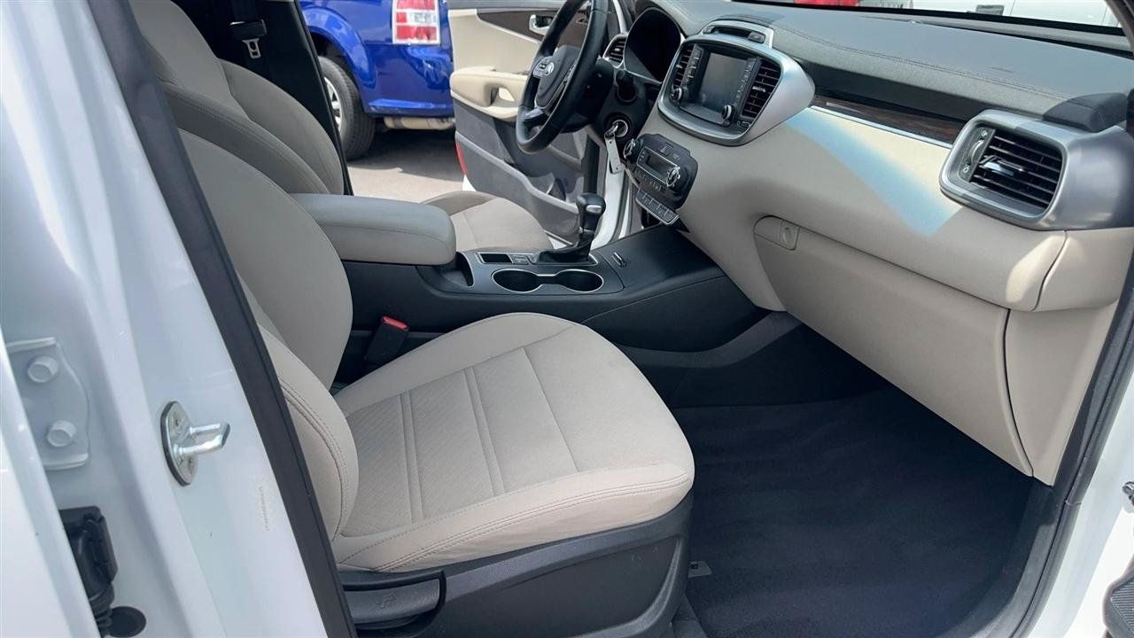 Used 2019 Kia Sorento FWD w/ LX Convenience Package image 28