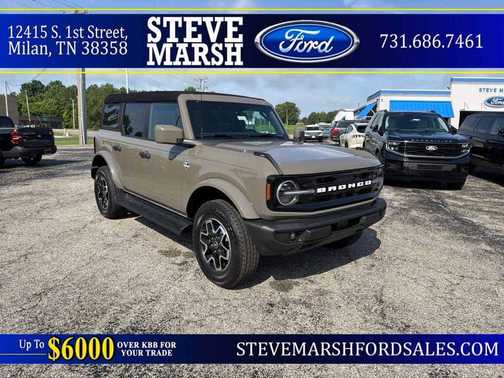 New 2026 Ford Bronco Outer Banks AWD/4WD image 1