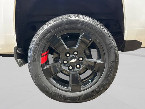 Used 2018 Chevrolet Silverado 1500 LT w/ Redline Edition image 47