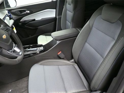 New 2026 Chevrolet Trax LT w/ Driver Confidence Package image 9