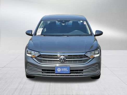 Certified 2024 Volkswagen Jetta SE image 2