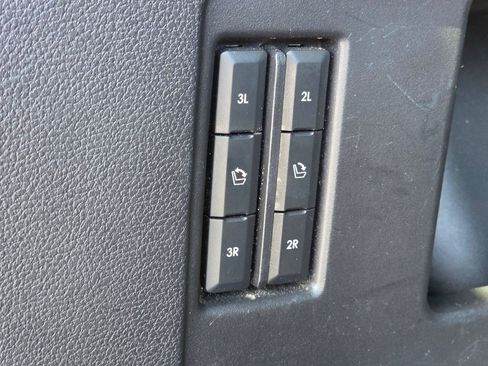 Used 2018 Lincoln Navigator Select w/ Technology Package AWD/4WD image 17