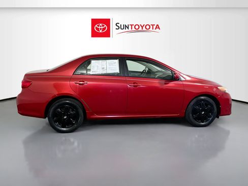 Used 2011 Toyota Corolla LE image 2