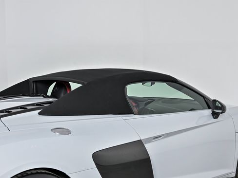 Used 2021 Audi R8 V10 performance image 17