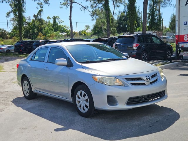 Used 2013 Toyota Corolla L FWD image 3