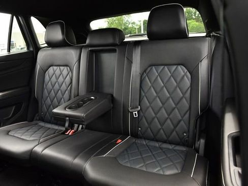 Certified 2024 Volkswagen Atlas Cross Sport SEL Premium R-Line AWD/4WD image 21