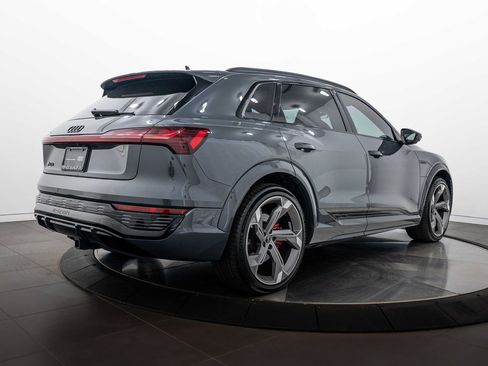 Certified 2024 Audi SQ8 e-tron Premium Plus w/ Black Optic Package AWD/4WD image 4