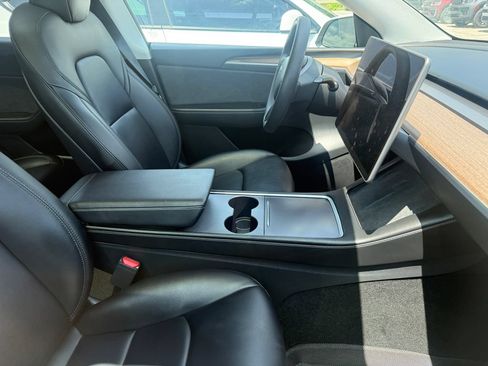 Used 2023 Tesla Model Y Long Range AWD/4WD image 3