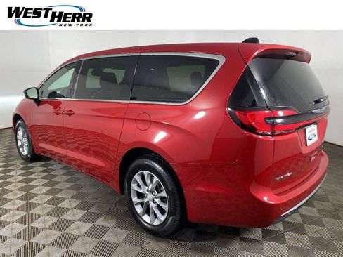 Used 2026 Chrysler Pacifica Select AWD/4WD image 29