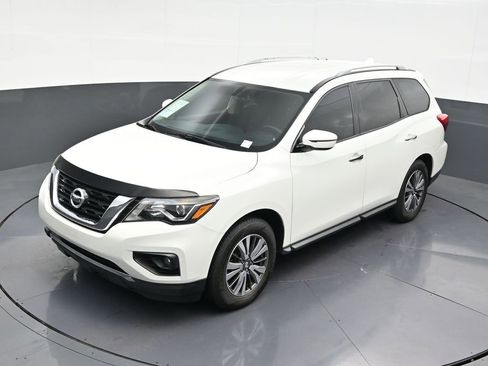 Used 2020 Nissan Pathfinder SV FWD image 15
