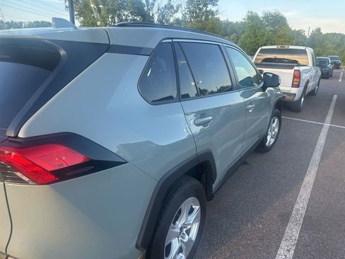 Used 2021 Toyota RAV4 XLE w/ Convenience Package AWD/4WD image 16