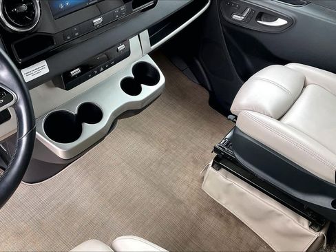 Used 2020 Mercedes-Benz Sprinter 3500 image 31