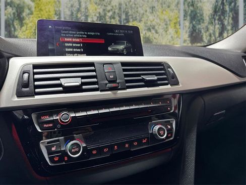 Used 2018 BMW 320i xDrive 320i xDrive image 14