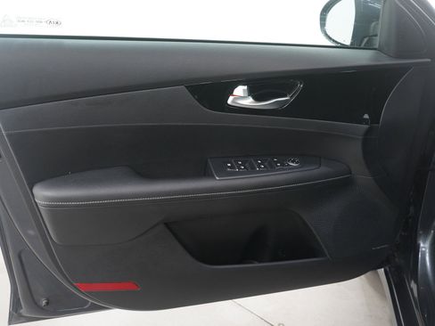 Used 2021 Kia Forte EX image 18