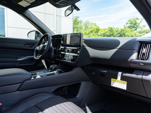 New 2026 Nissan Pathfinder Rock Creek AWD/4WD image 28