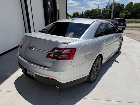 Used 2018 Ford Taurus SEL AWD/4WD image 8