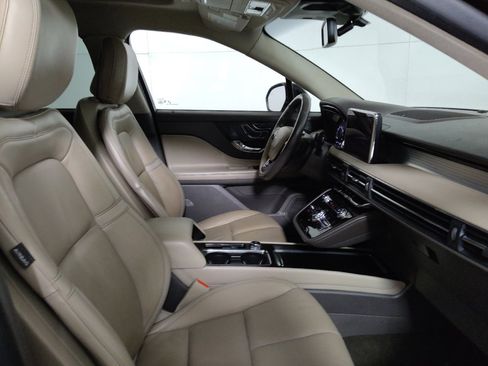 Used 2020 Lincoln Corsair FWD w/ Premium Package image 21