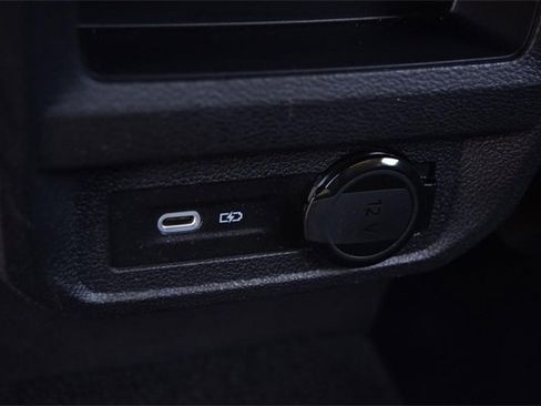 Certified 2022 Volkswagen Tiguan SE w/ Panoramic Sunroof Package image 24