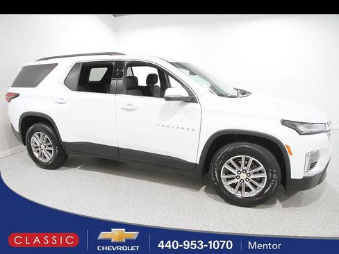 Certified 2023 Chevrolet Traverse LT FWD image 1