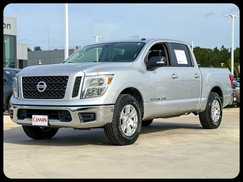 Used 2019 Nissan Titan SV RWD image 3